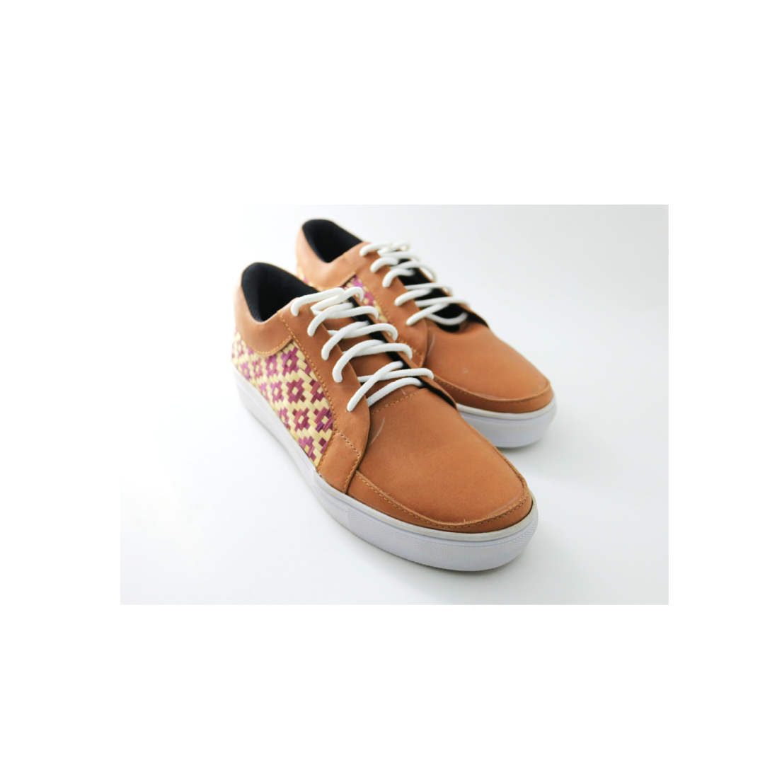 Anyaman Sneakers Image